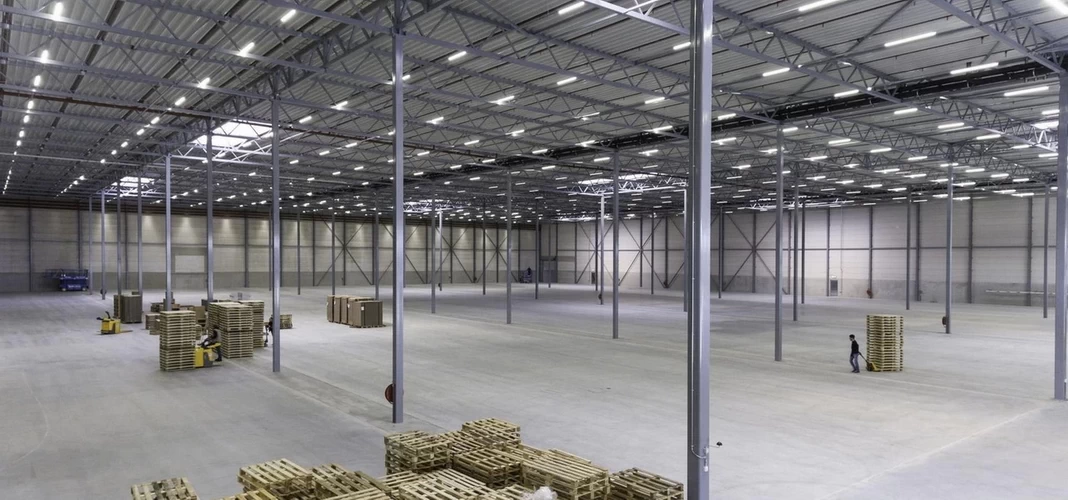 iluminación LED para almacenes comerciales