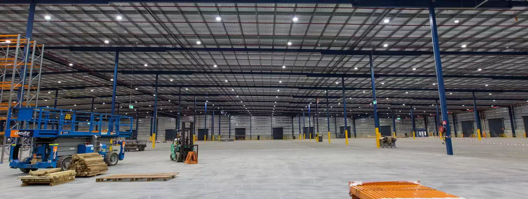 iluminación LED para almacenes industriales