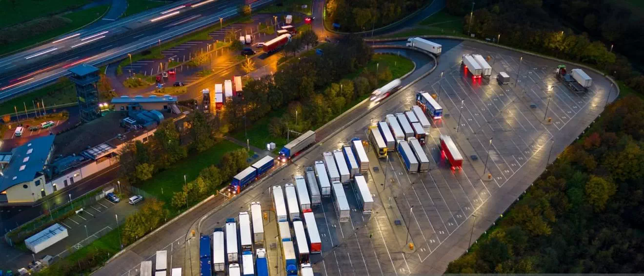 工業団地駐車場照明