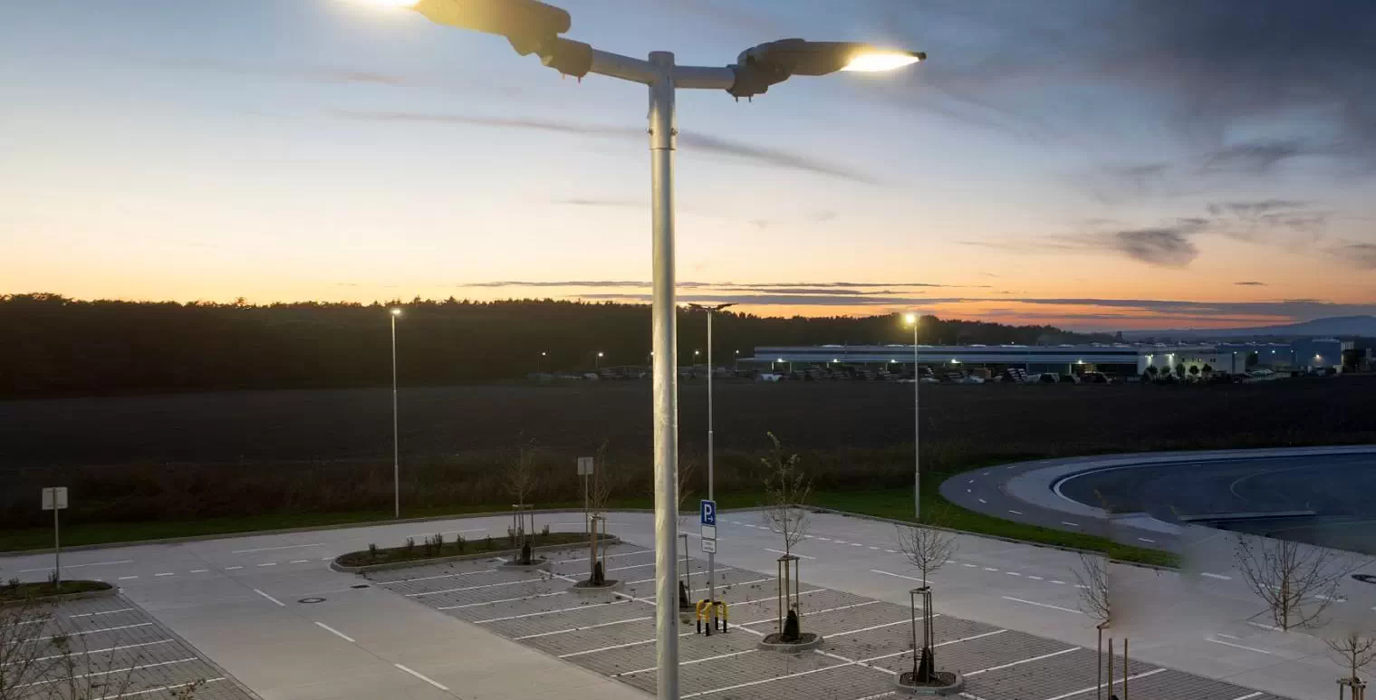 駐車場の靴箱ライト