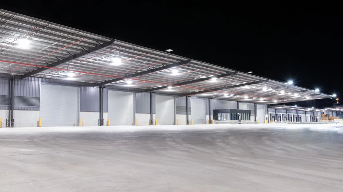 Iluminación LED para almacenes al aire libre