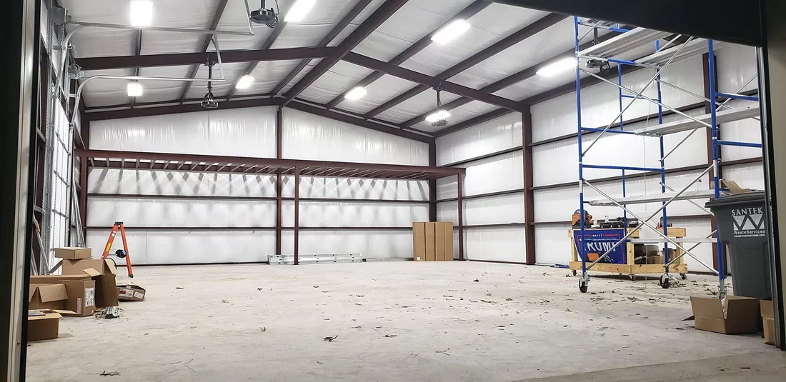 Iluminación LED para graneros con postes