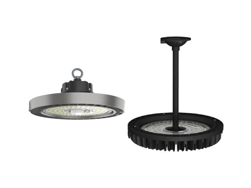 屋内馬の競技場はライトを導いた