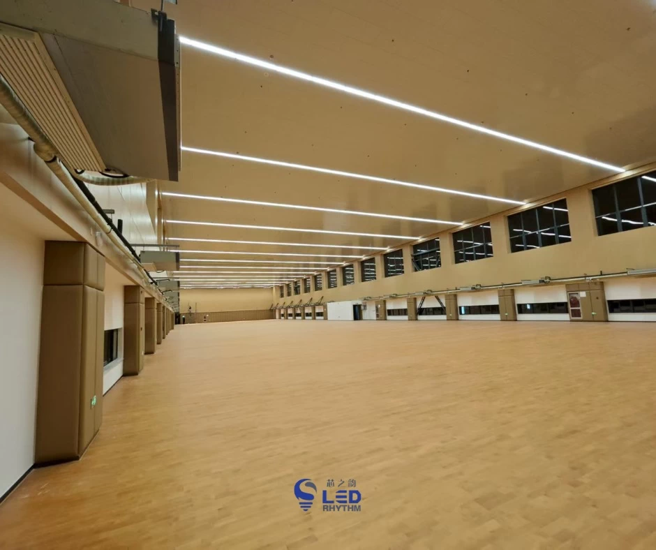 スポーツ用直線LEDハイベイライト