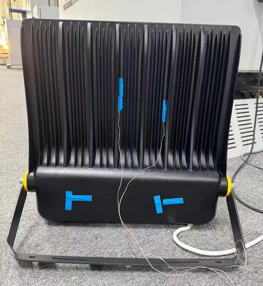 200w LED 泛光灯散热