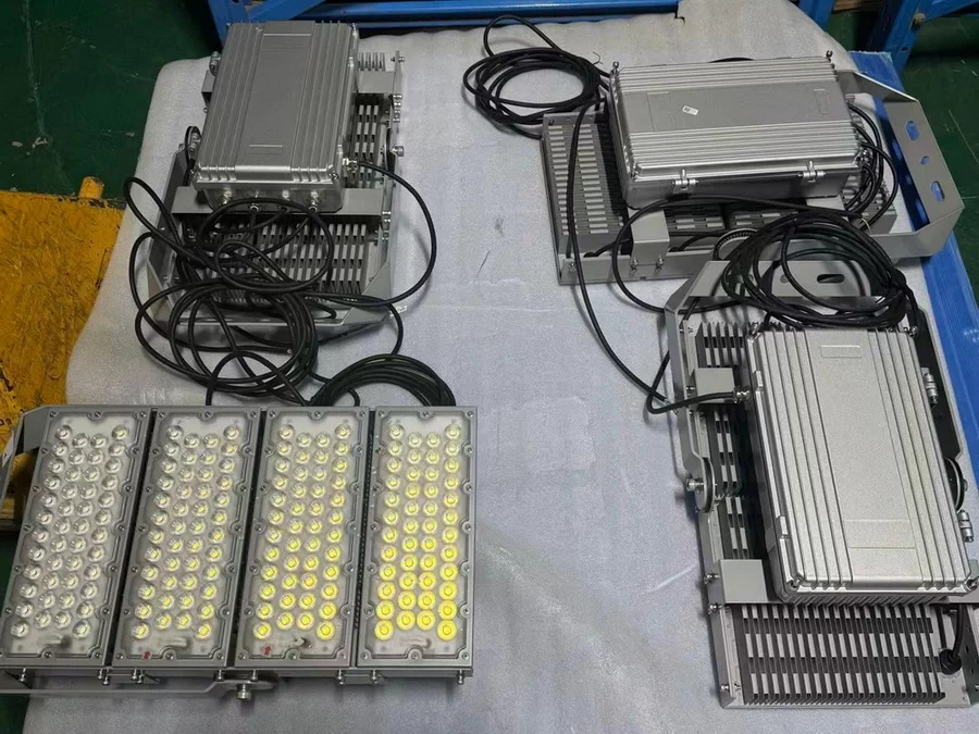 500 瓦 LED 泛光灯